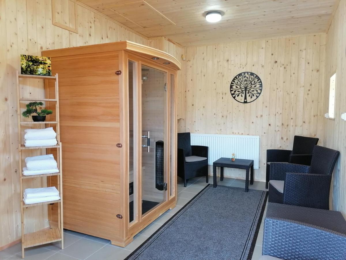 8888 Apartmanhaz Lispeszentadorján Екстериор снимка