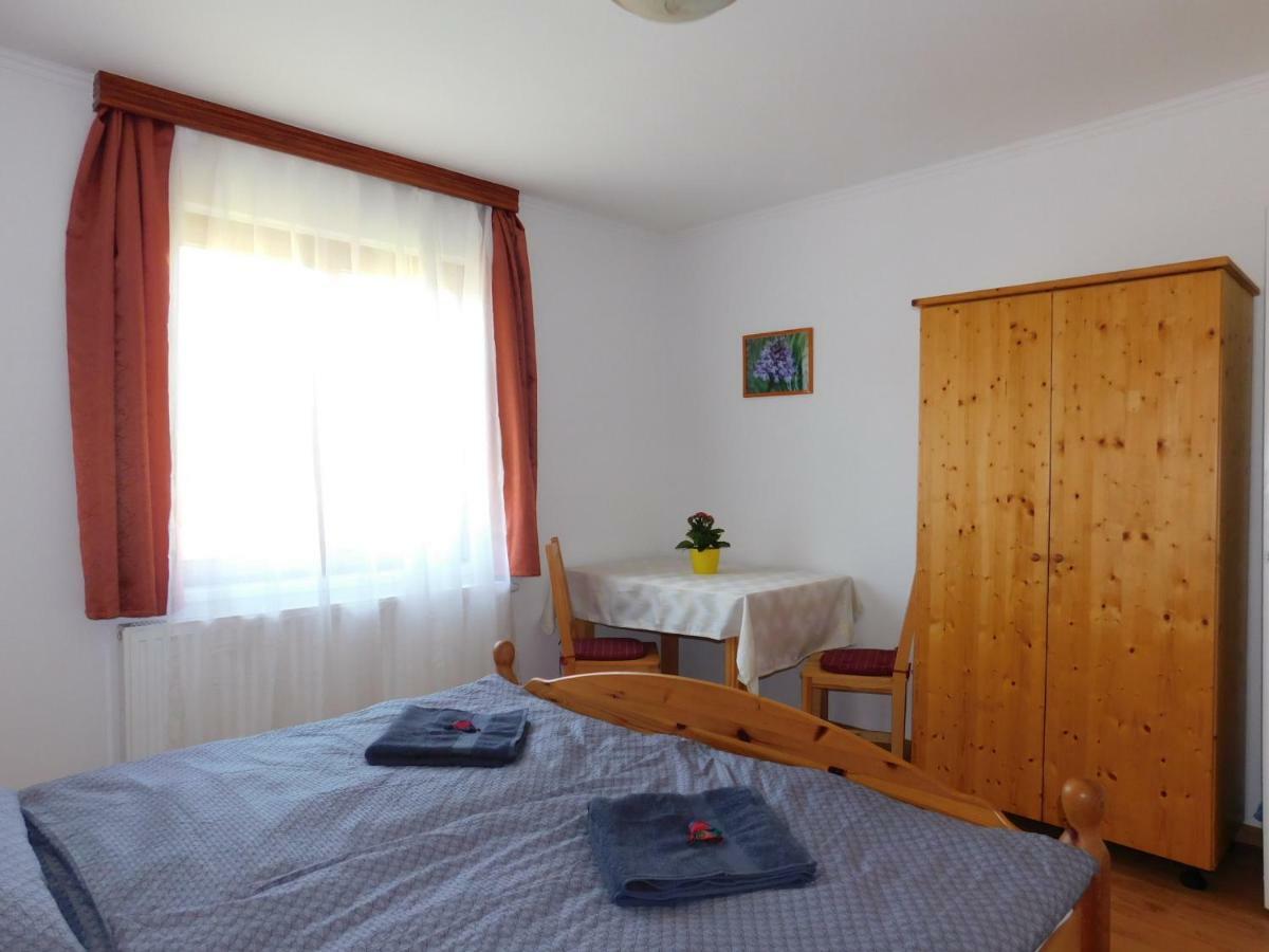 8888 Apartmanhaz Lispeszentadorján Екстериор снимка