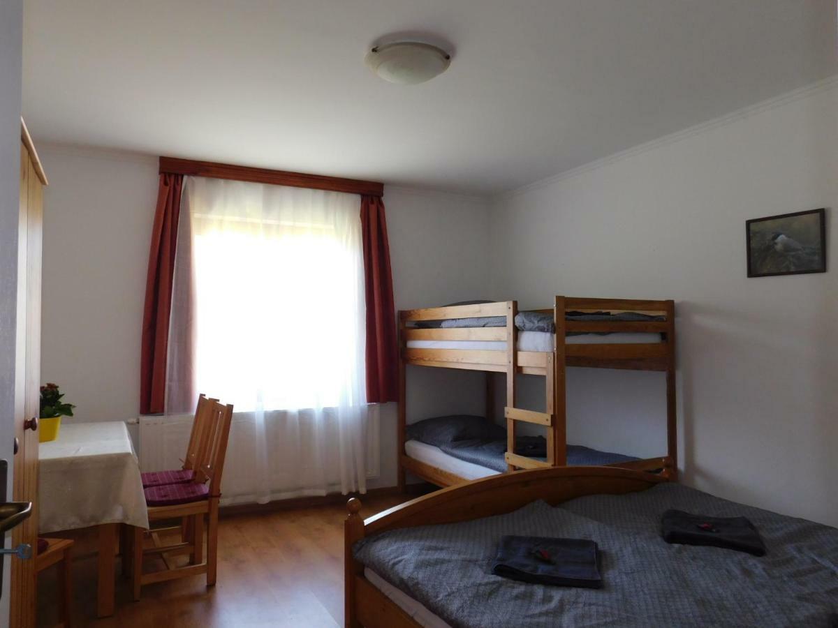 8888 Apartmanhaz Lispeszentadorján Екстериор снимка